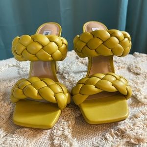 Steve Madden summer pumps